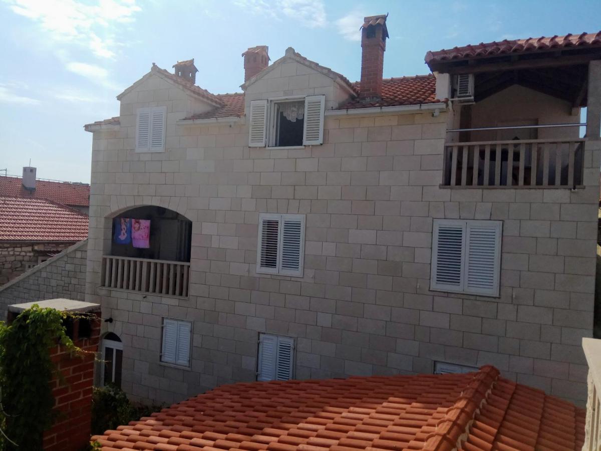 Apartments Banic Postira Exterior foto