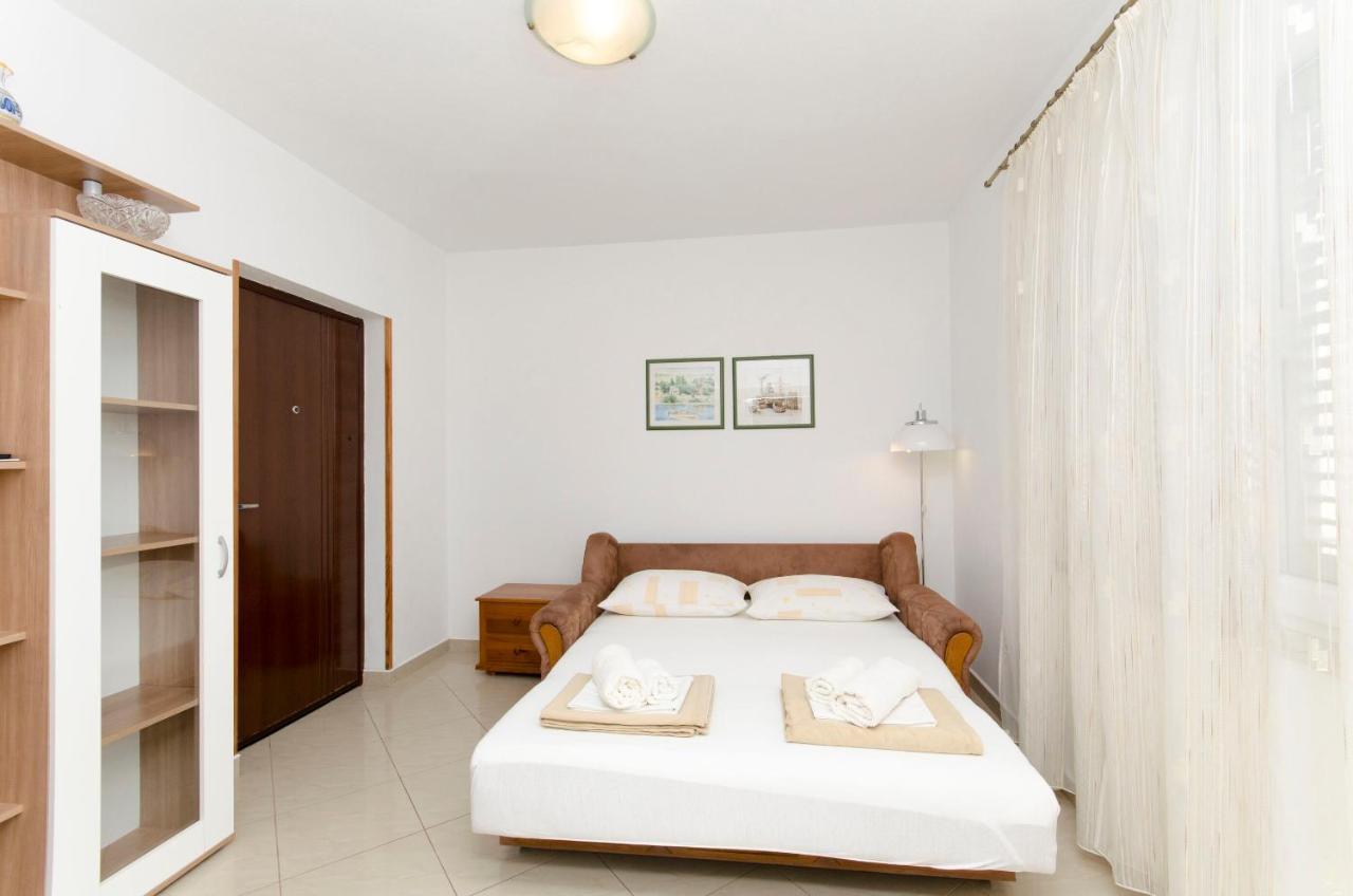 Apartments Banic Postira Exterior foto