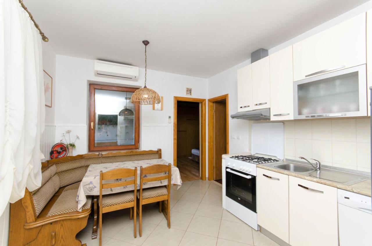 Apartments Banic Postira Exterior foto