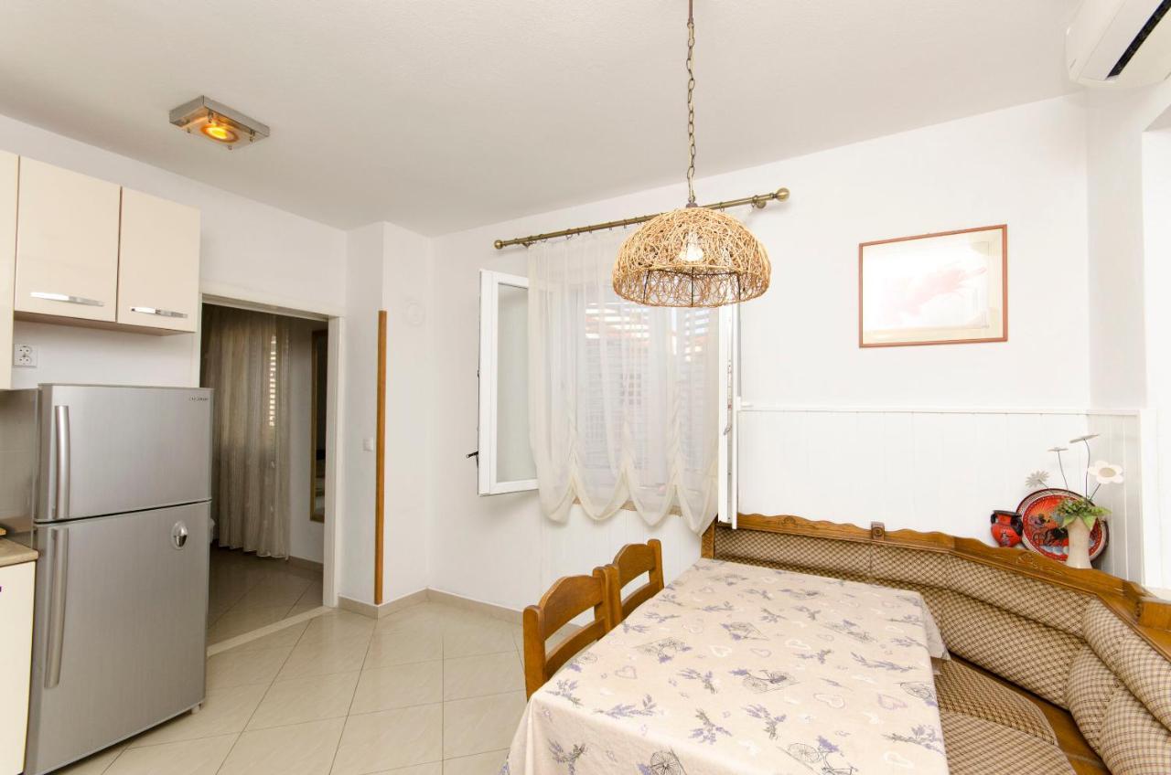Apartments Banic Postira Exterior foto